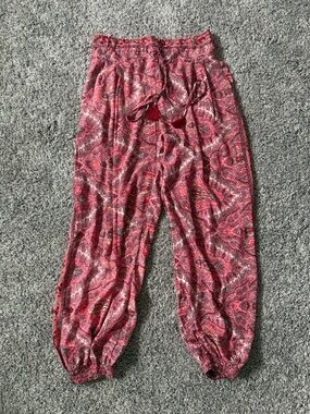 White Waves Red Paisley Drawstring Harem Joggers